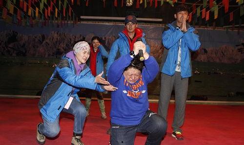 爆料韩红的拳击手视频,揭秘明星私下健身生活 第3张 爆料韩红的拳击手视频,揭秘明星私下健身生活 第3张